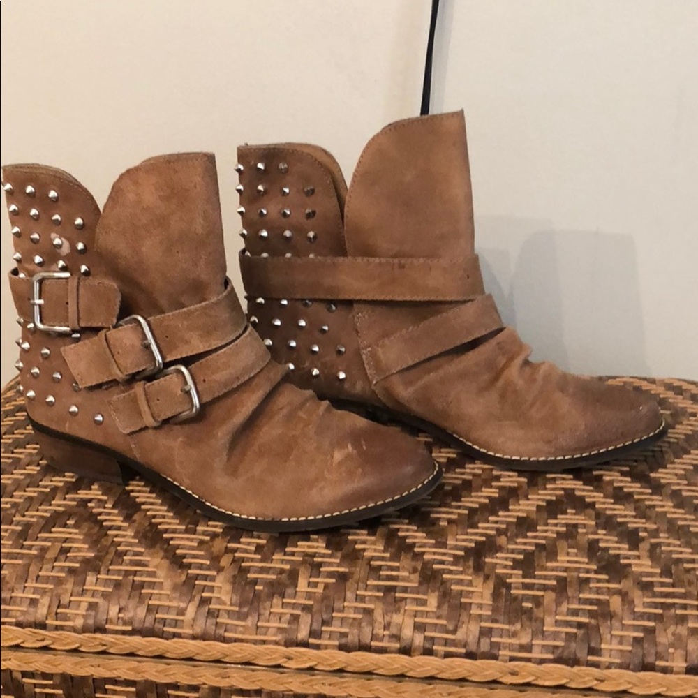Dolce Vita booties- tan suede w studs - women 7